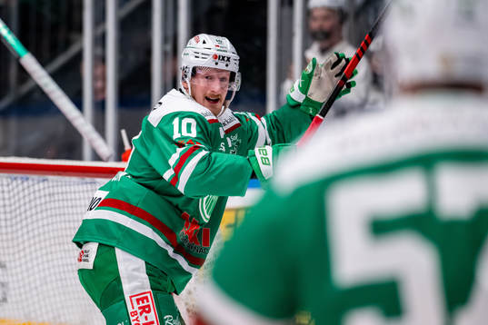 Rögles Simon Hjalmarsson jublar