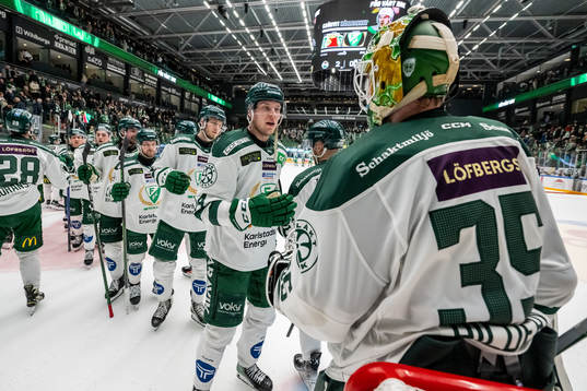Färjestads Victor Ejdsell  jublar