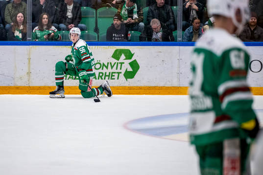 Rögles Adam Engström deppar