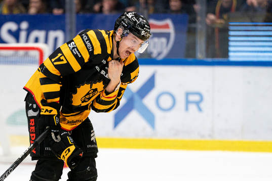 Skellefteås Pär Lindholm har ont