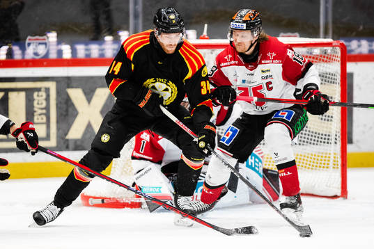 Brynäs Oscar Eklind och Örebros Rodrigo Abols