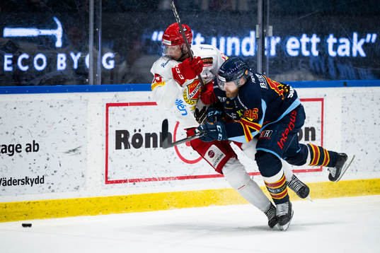 Almtunas Marcus Karlström och Djurgårdens Linus Klasen