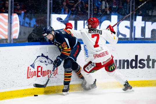 Djurgårdens Marcus Krüger och Almtunas Jacob Spångberg