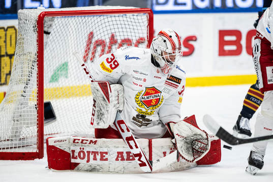 Almtunas målvakt Oliver Håkansson