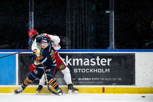 Almtunas Viktor Hertzberg och Djurgårdens Daniel Glad