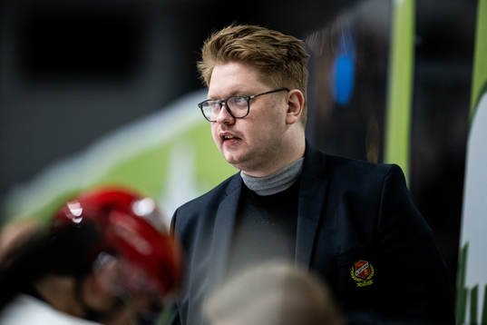 Almtunas assisterande tränare Jimmy Anderström
