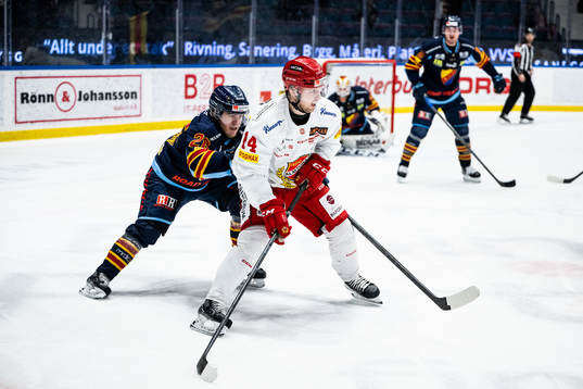 Djurgårdens Emil Berglund och Almtunas William Eriksson