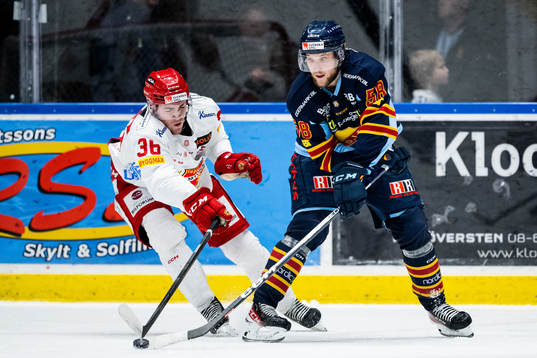 Almtunas Olle Norberg och Djurgårdens Fredrik Forsberg