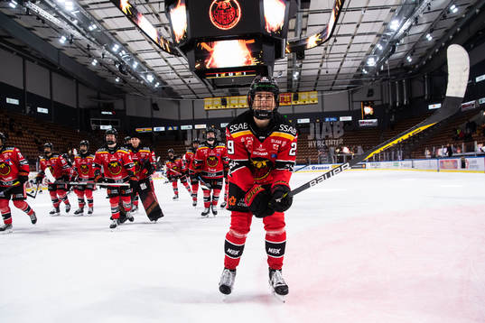 Luleås Emma Nordin jublar