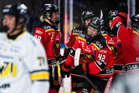 Luleås Viivi Vainikka jublar