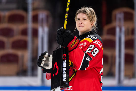 Luleås Emma Nordin jublar