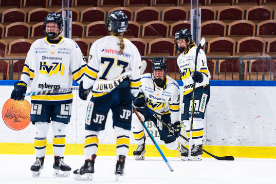 HV71s Elin Svensson deppar med lagkamrater