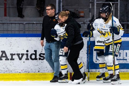 HV71s Sanni Hakala kliver av skadad