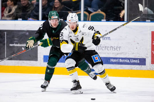 Västerås Alexander Lunsjö och Björklövens Jens Lööke