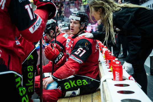 Malmö Redhawks Emil Sylvegård har ont