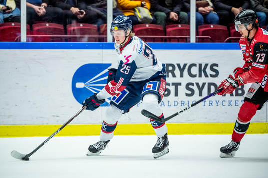Linköpings Filip Bystedt mot Malmö Redhawks Adam Ollas