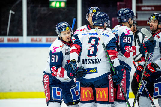 Linköpings Markus Ljungh jublar med lagkamraterna