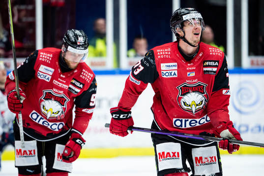 Malmö Redhawks Carl Persson och Adam Ollas Mattsson deppar