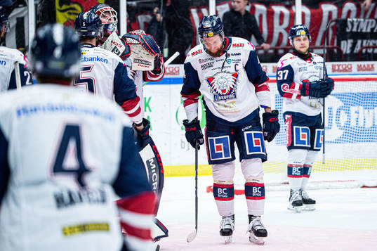 Linköpings Jonas Junland deppar