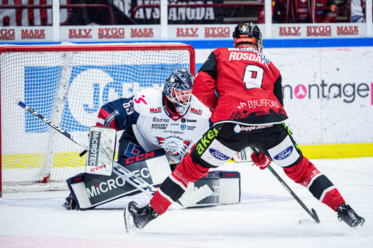 Linköpings målvakt Marcus Högberg och Malmö Redhawks