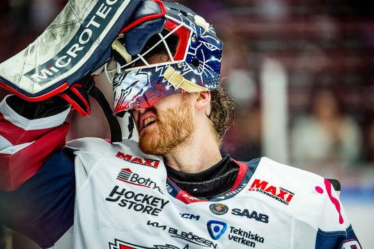 Linköpings målvakt Marcus Högberg deppar