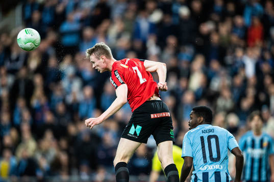 Brommapojkarnas Torbjörn Lysaker Heggem och Djurgårdens