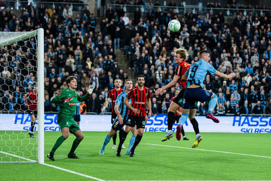 Brommapojkarnas Alexander Jensen och Djurgårdens Haris