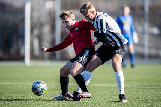 Örebros Victor Backman och Landskronas Johan Rapp