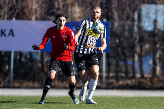 Örebros Adam Bark och Landskronas Erik Hedenquist