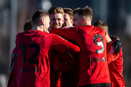 Örebros spelare jublar