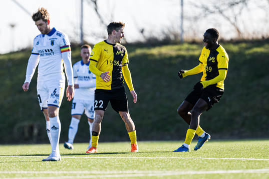 Mjällbys Jesper Gustavsson och Seedy Jagne jublar