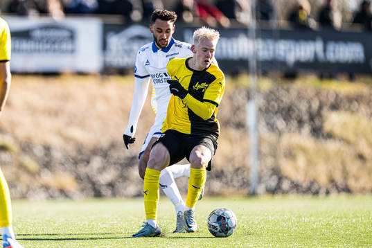 Sirius Joakim Persson och Mjällbys Otto Rosengren