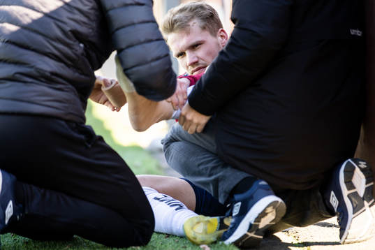 Örgrytes Hampus Dahlqvist har ont