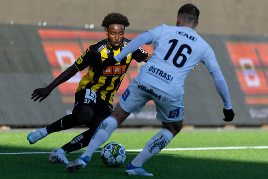 Häckens Ibrahim Sadiq mot Halmstads Benjamin Hjertstrand