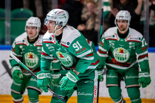 Rögles Adam Tambellini  jublar