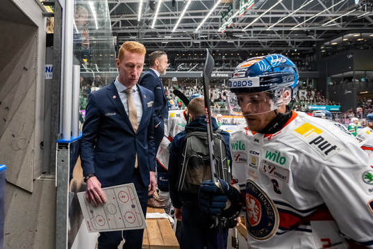Växjös tränare Jörgen Jönsson deppar