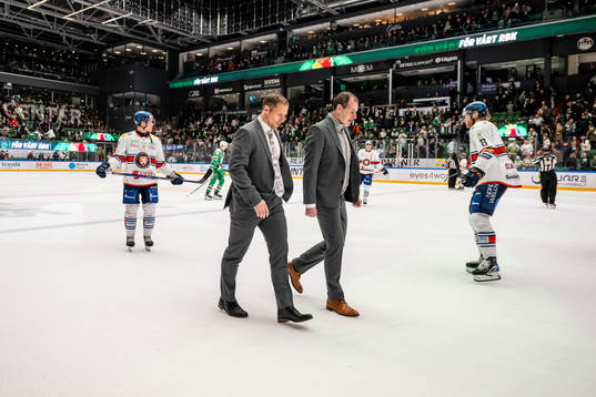 Rögles tränare Cam Abbott och assisterande tränare Janne