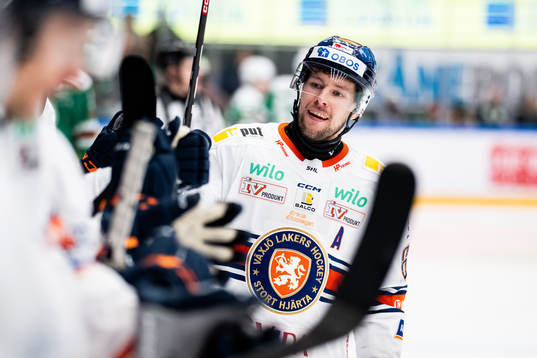 Växjös Robert Rosén jublar