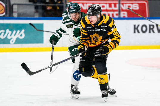 Färjestads Theodor Lennström och Skellefteås Rickard Hugg