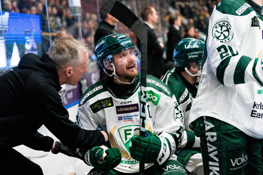 Färjestads Linus Johansson har ont