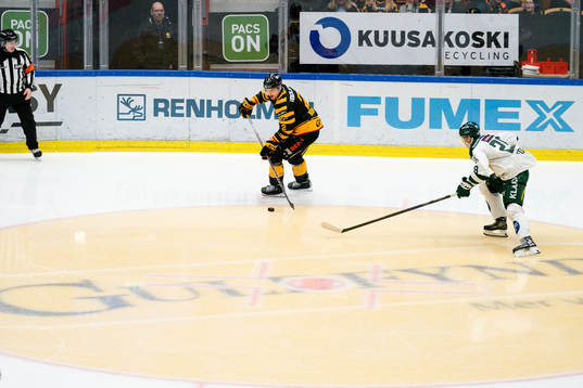 Skellefteås Linus Högberg och Färjestads Lucas Forsell