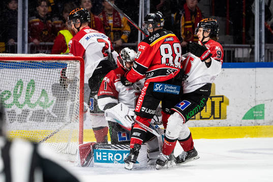 Örebros målvakt Jhonas Enroth och Luleås Joonas Rask