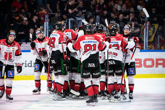 Örebros spelare jublar