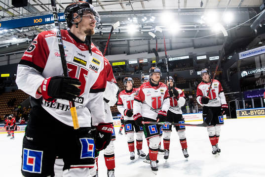 Örebros Emil Larsson, Rihards Marenis och lagkamrater