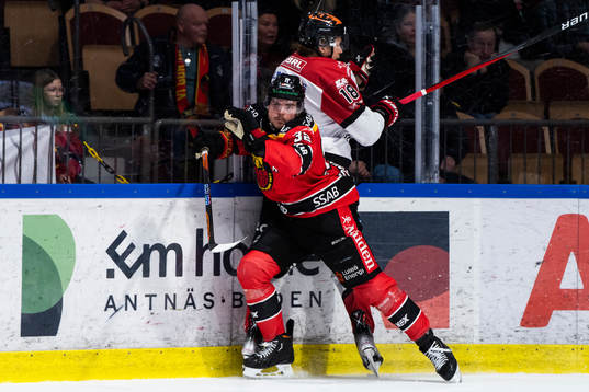 Luleås Oscar Engsund och Örebros Rodrigo Abols