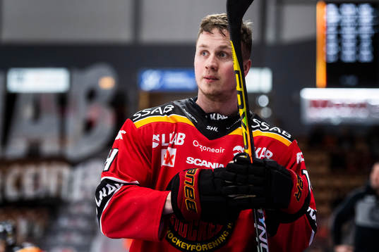 Luleås Jonas Berglund utan hjälm
