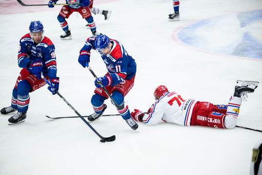 Oskarshamns Ahti Oksanen och Antti Suomela mot Timrås
