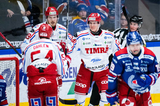 Timrås Olli Palola jublar