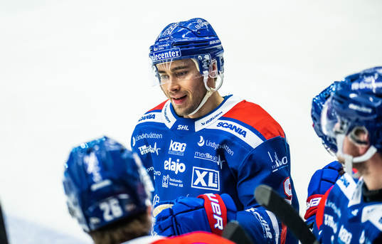 Oskarshamns Ahti Oksanen jublar