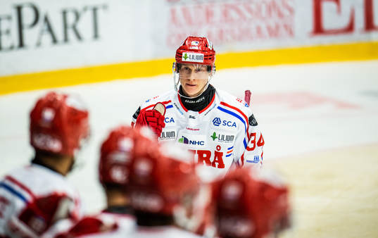 Timrås Olli Palola jublar